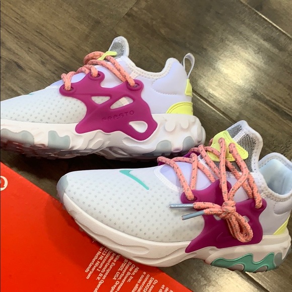 W NIKE REACT PRESTO White/Hyper Violet - Picture 8 of 16